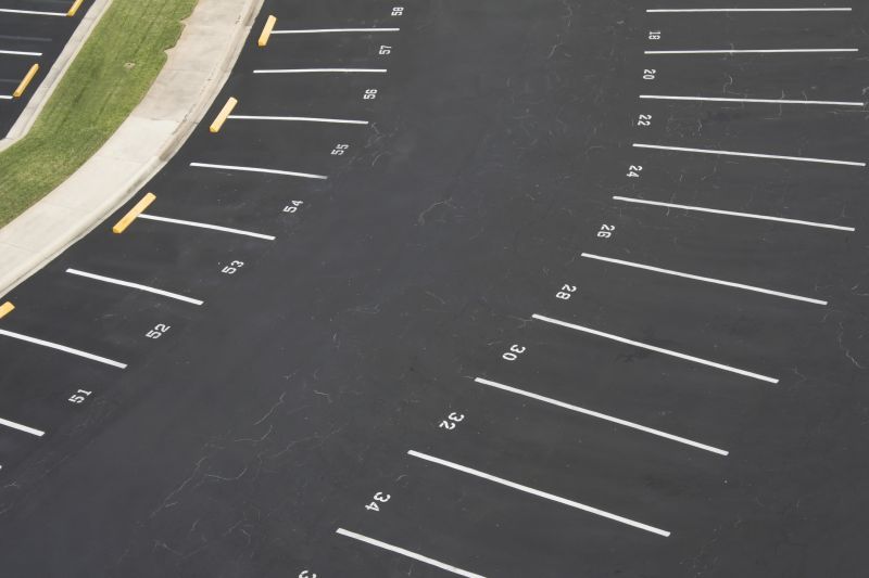 Asphalt Parking Lot Sealing in Tampa, FL